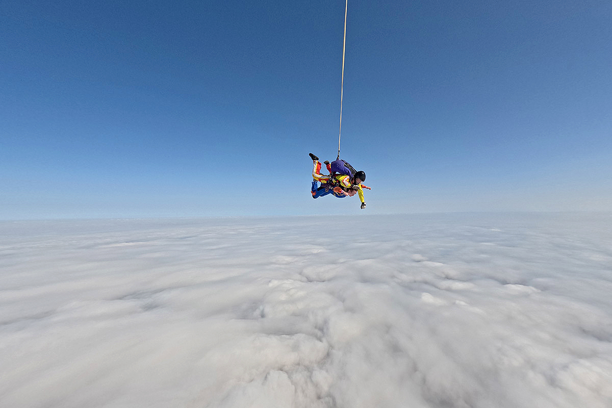 Sponsored Parachute Jump: The Ultimate Guide to Skydiving for Charity