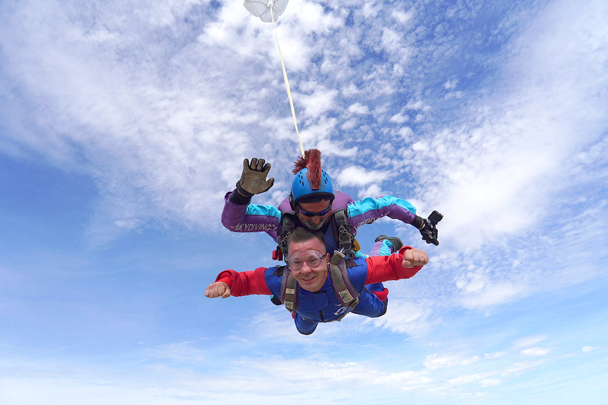 Parachute Diving in the UK: Your Complete Guide to the Ultimate Leap in 2026